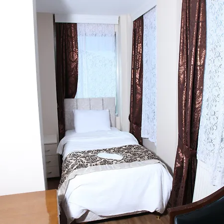 מלון Camlica Tower *